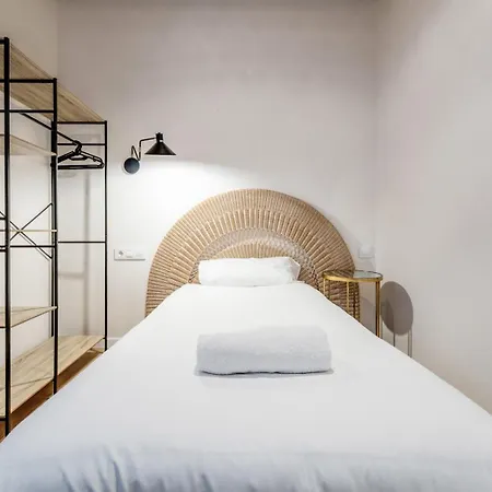 Apartment Bebarceloner Eixample - 4 Bedrooms