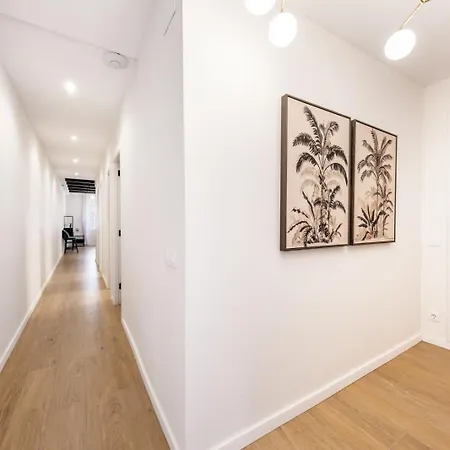 Apartment Bebarceloner Eixample - 4 Bedrooms Barcelona