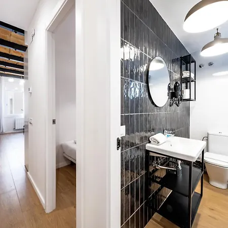 Bebarceloner Eixample - 4 Bedrooms Apartment