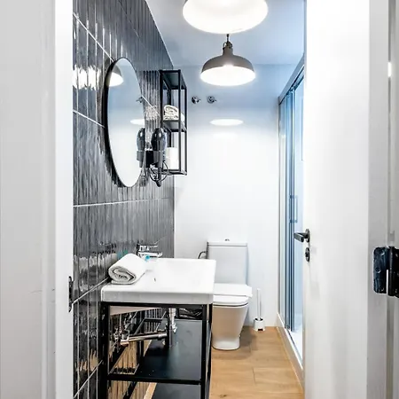 Bebarceloner Eixample - 4 Bedrooms Apartament *